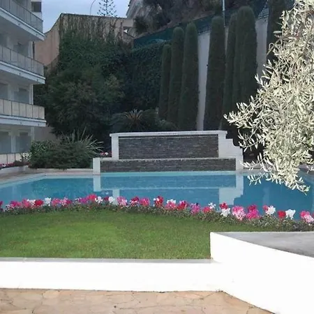 Rénové Face Avec Terrasse à Menton, Proche Centre-ville Et Plages - Fr-1-196-301 Mentone